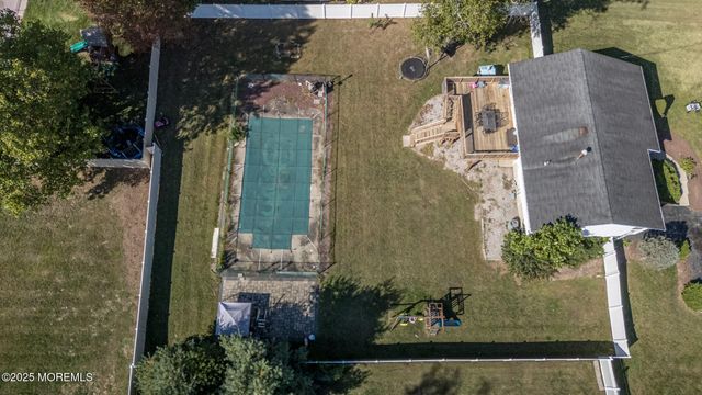 25 Highland Drive, Manalapan, NJ 07726