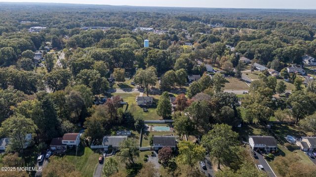 25 Highland Drive, Manalapan, NJ 07726