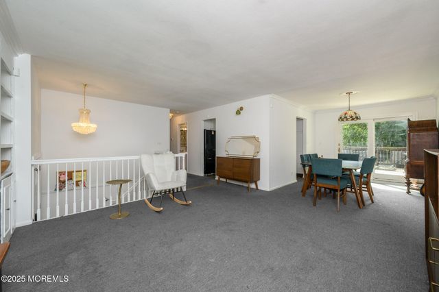 25 Highland Drive, Manalapan, NJ 07726