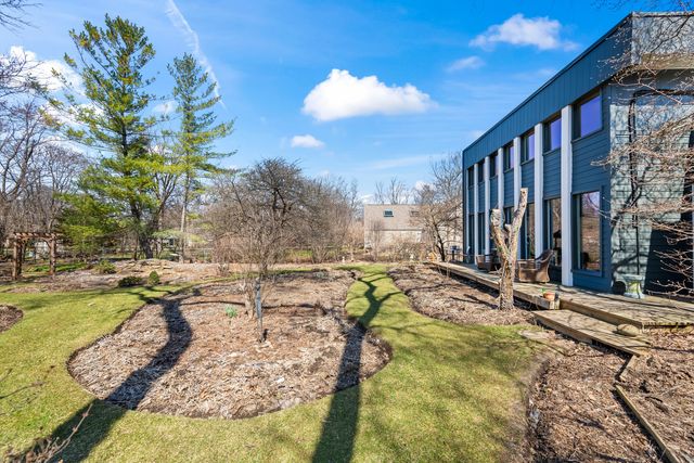 108 N Wheeling Road, Prospect Heights, IL 60070