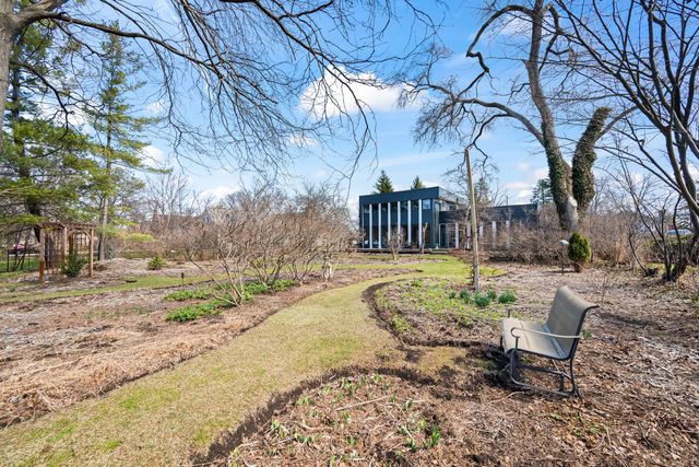 108 N Wheeling Road, Prospect Heights, IL 60070