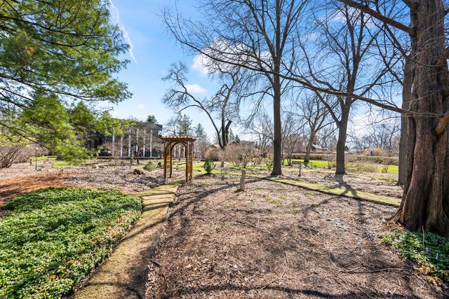 108 N Wheeling Road, Prospect Heights, IL 60070