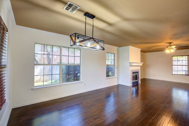 2006 Crystal Springs Drive, Corinth, TX 76210