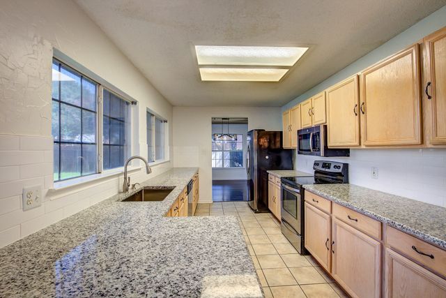 2006 Crystal Springs Drive, Corinth, TX 76210