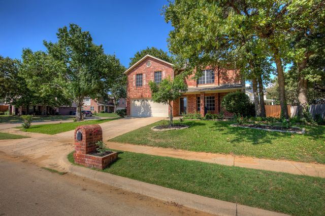 2006 Crystal Springs Drive, Corinth, TX 76210