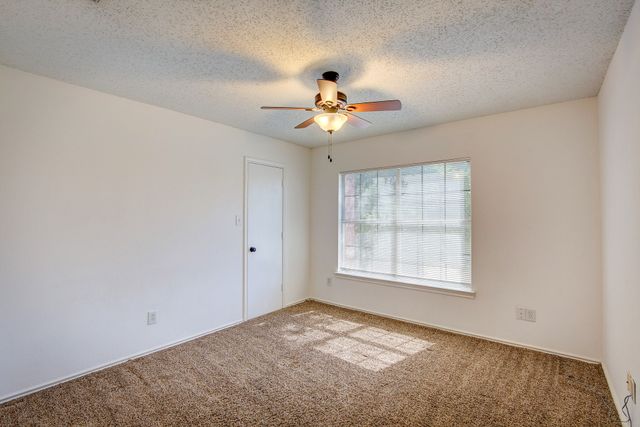 2006 Crystal Springs Drive, Corinth, TX 76210