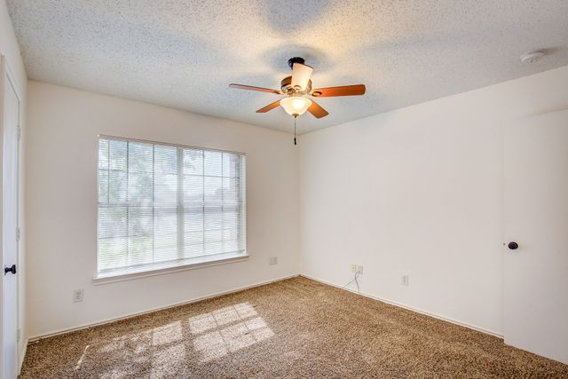 2006 Crystal Springs Drive, Corinth, TX 76210