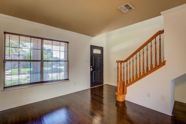 2006 Crystal Springs Drive, Corinth, TX 76210