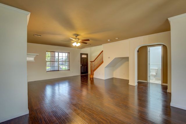 2006 Crystal Springs Drive, Corinth, TX 76210