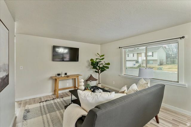 112 W 2050 N, Sunset, UT 84015