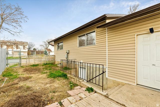 112 W 2050 N, Sunset, UT 84015