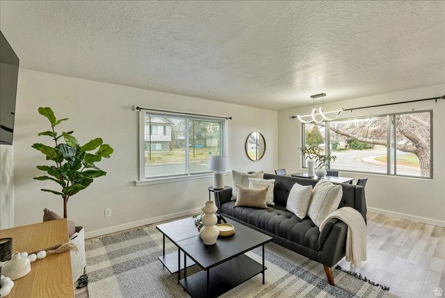 112 W 2050 N, Sunset, UT 84015