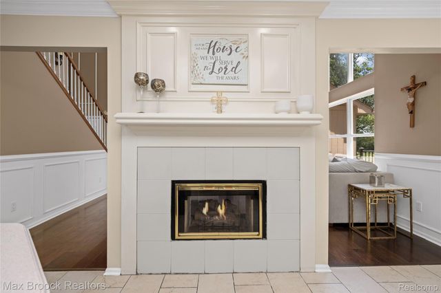 2322 Sandlewood Drive, White Lake Charter Township, MI 48383