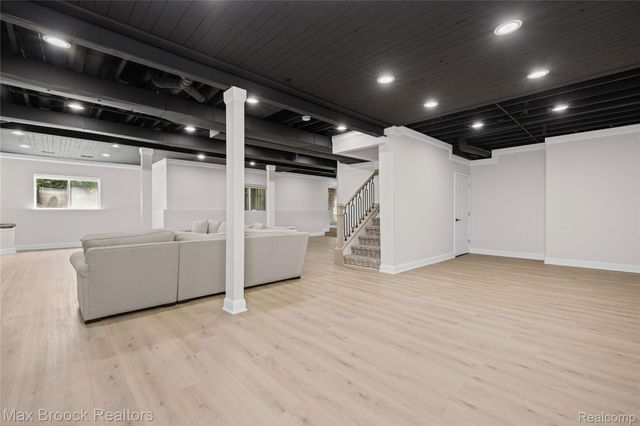 2322 Sandlewood Drive, White Lake Charter Township, MI 48383
