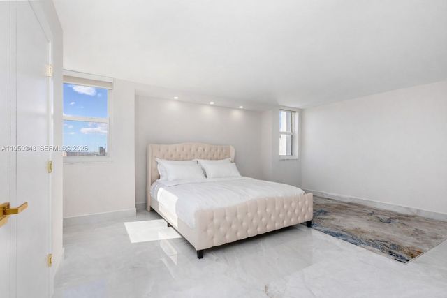 1880 S Ocean Dr PH1, Hallandale Beach, FL 33009