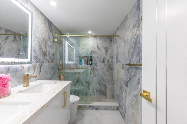 1880 S Ocean Dr PH1, Hallandale Beach, FL 33009