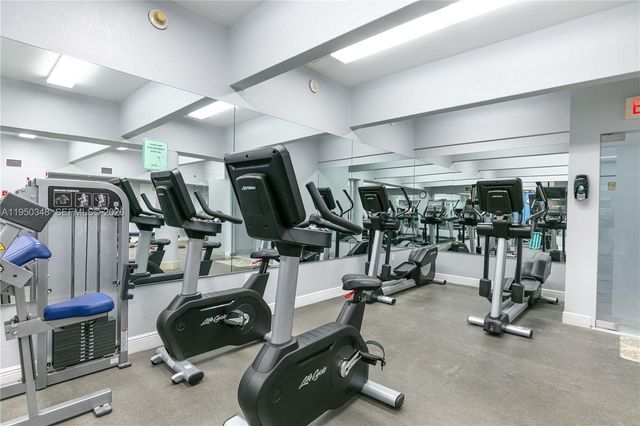 1880 S Ocean Dr PH1, Hallandale Beach, FL 33009