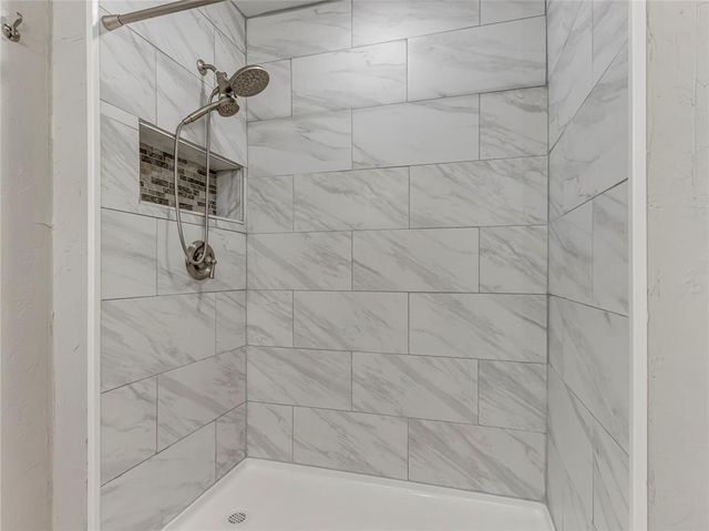 1375 S Moore Avenue, Midwest City, OK 73130