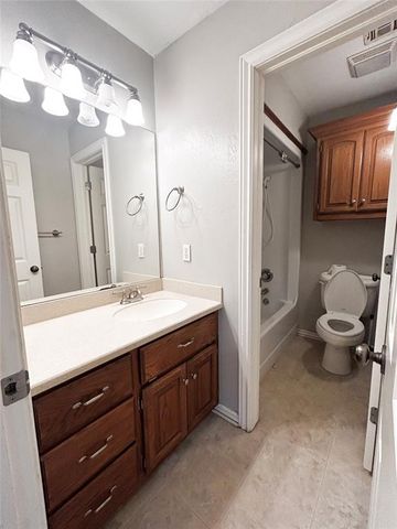 1375 S Moore Avenue, Midwest City, OK 73130