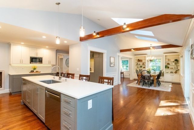 30 Sarah St, Burlington, MA 01803