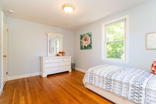 30 Sarah St, Burlington, MA 01803