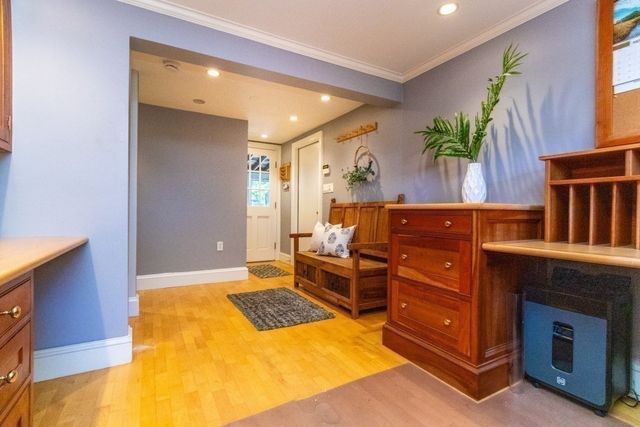 30 Sarah St, Burlington, MA 01803