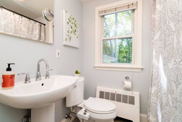 30 Sarah St, Burlington, MA 01803