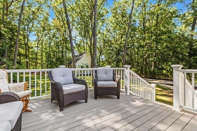 30 Sarah St, Burlington, MA 01803