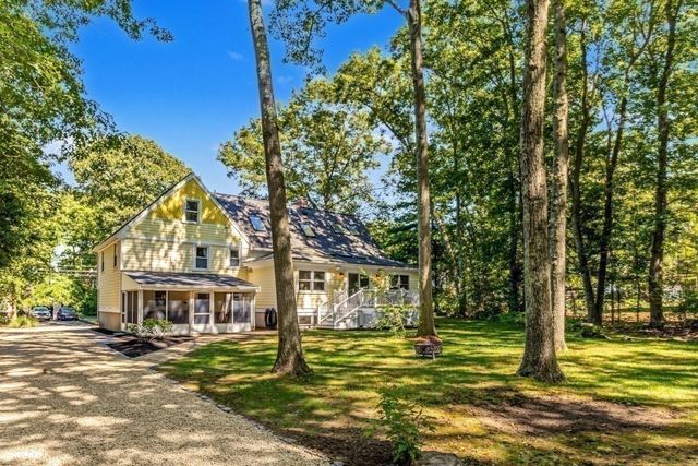 30 Sarah St, Burlington, MA 01803