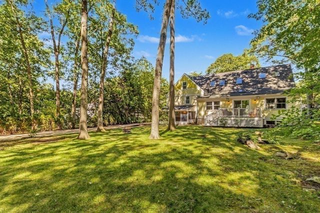 30 Sarah St, Burlington, MA 01803