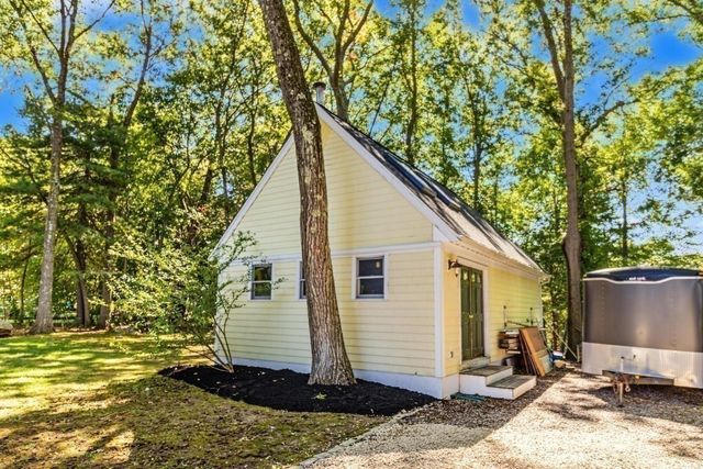 30 Sarah St, Burlington, MA 01803