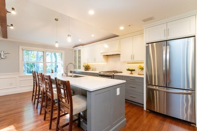 30 Sarah St, Burlington, MA 01803