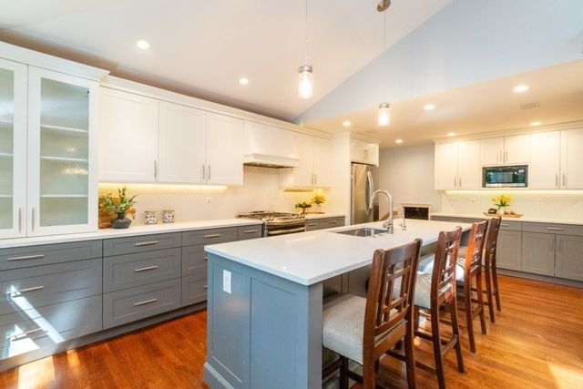 30 Sarah St, Burlington, MA 01803