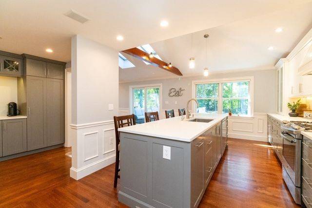 30 Sarah St, Burlington, MA 01803