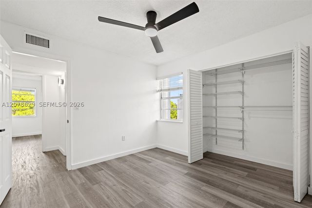 1800 SW 25th St 2305, Miami, FL 33133