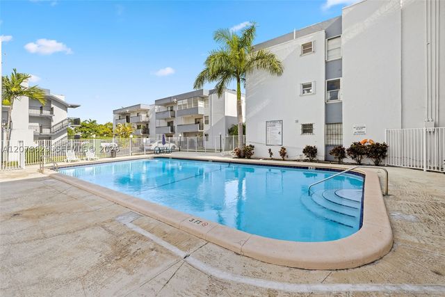 1800 SW 25th St 2305, Miami, FL 33133