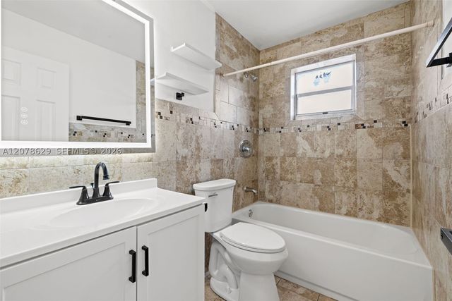 1800 SW 25th St 2305, Miami, FL 33133