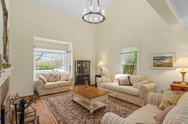 570 Hampton Road 31, Southampton, NY 11968