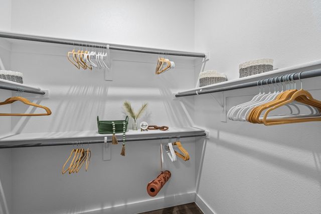 865 Limmer LOOP 435, Hutto, TX 78634