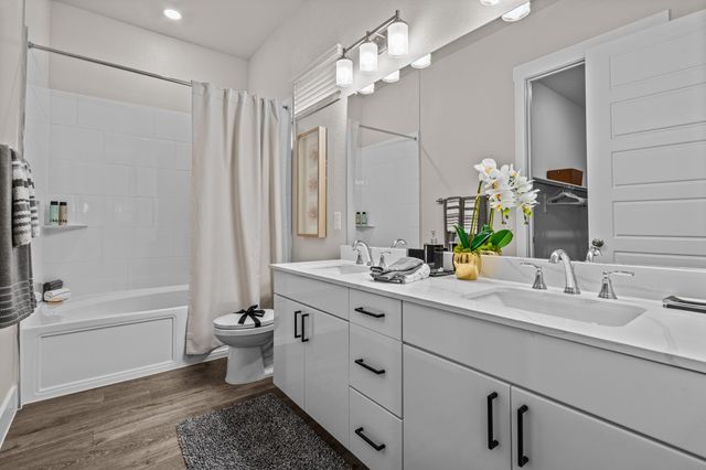 865 Limmer LOOP 435, Hutto, TX 78634