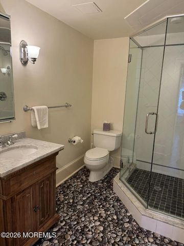 985 East Avenue, Mantoloking, NJ 08738