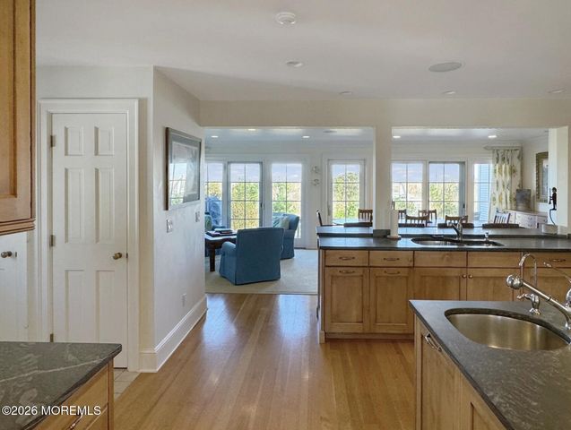 985 East Avenue, Mantoloking, NJ 08738