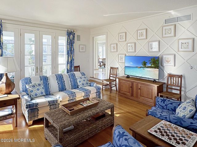 985 East Avenue, Mantoloking, NJ 08738