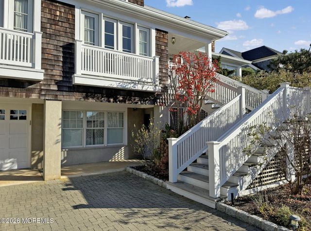 985 East Avenue, Mantoloking, NJ 08738