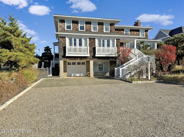 985 East Avenue, Mantoloking, NJ 08738