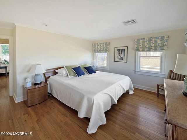 985 East Avenue, Mantoloking, NJ 08738