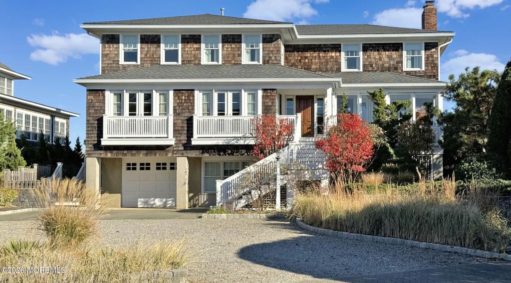 985 East Avenue, Mantoloking, NJ 08738