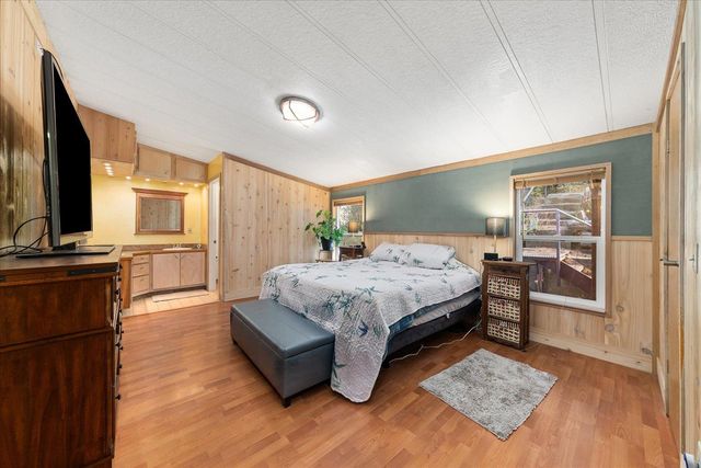 42408 N Sylvan Rd, Elk, WA 99009