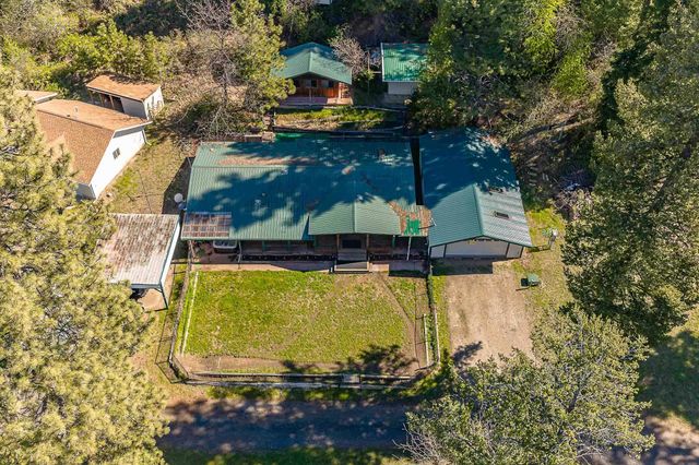 42408 N Sylvan Rd, Elk, WA 99009
