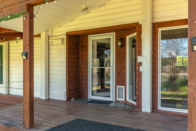 42408 N Sylvan Rd, Elk, WA 99009